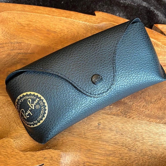 Black Leather Ray-Ban Glasses Case - Picture 1 of 5